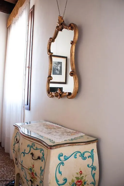 B&B Luxury San Firmino Canal View Venecia 2*,
