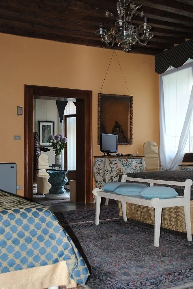 B&B Luxury San Firmino Canal View Venice 2*,
