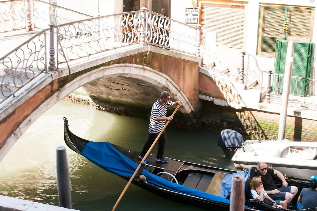 B&B Luxury San Firmino Canal View Venice Bed & Breakfast