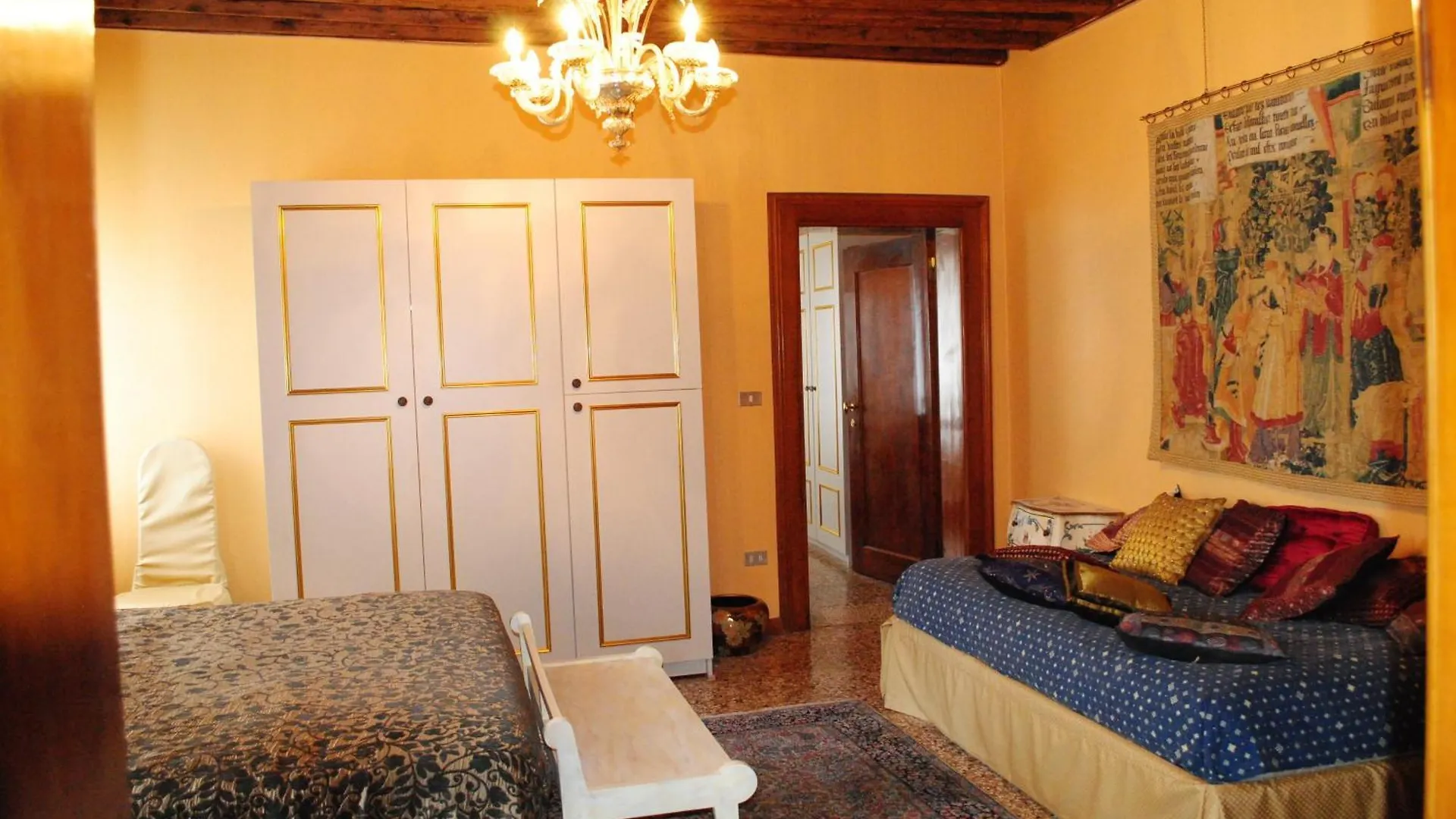 Bed & Breakfast B&B San Firmino Canal View Venice