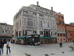 B&B San Firmino Canal View Venice Bed & Breakfast