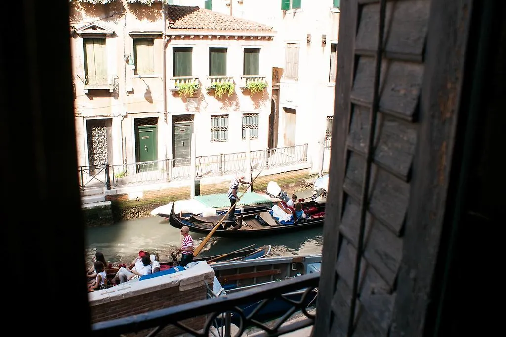 B&B San Firmino Canal View Venice Italy