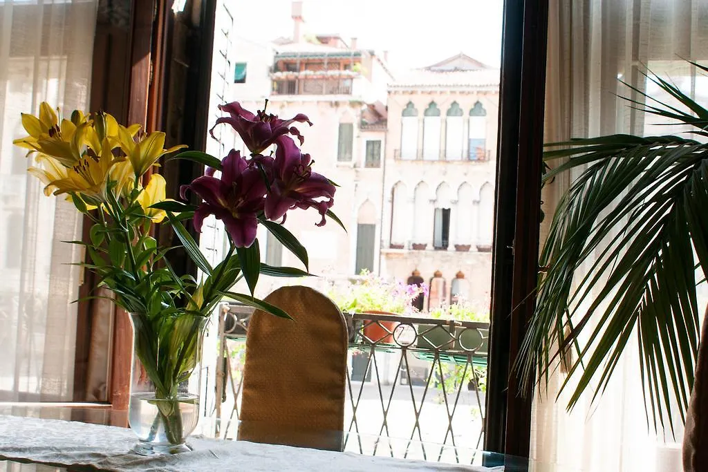 Bed & Breakfast B&B San Firmino Canal View Venice
