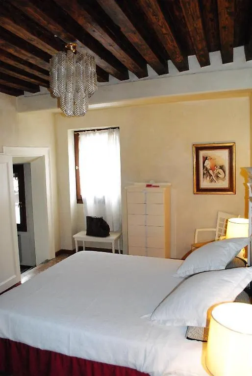 ヴェネツィア B ＆ B サン フィルミノ Bed & Breakfast 2*,  イタリア